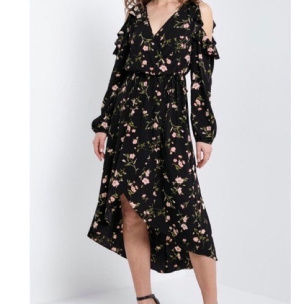 Soprano Cold Shoulder Dress